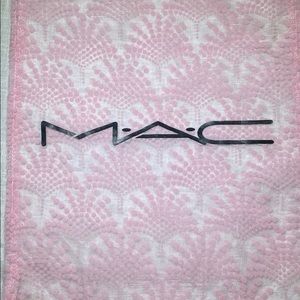 Meet your Posher, Stori